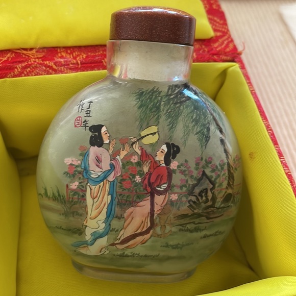 Reverse Hand-Painted inside Snuff Bottle gold stone stopper beautiful - Picture 10 of 10